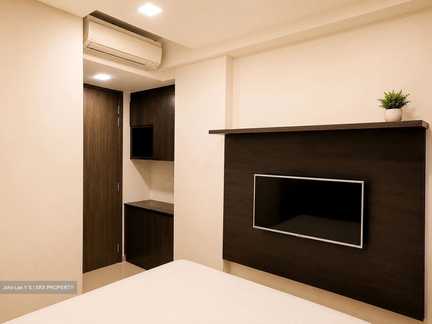 The Centren (D14), Apartment #560463811